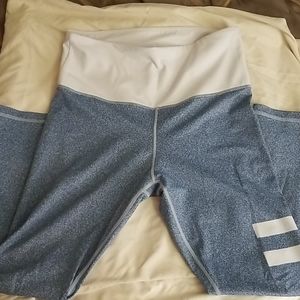 Zyia Ocean Melange Light and tight Hi-Rise Capri